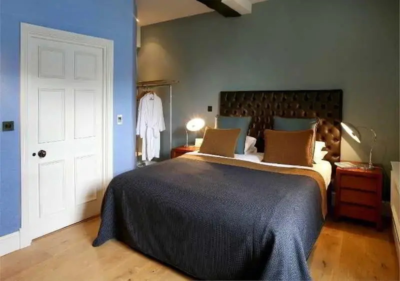 Browns Tavistock