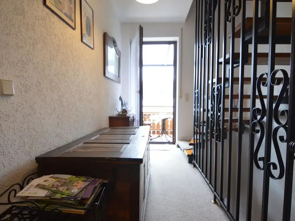 Charming Apartment in Daun Near Lake