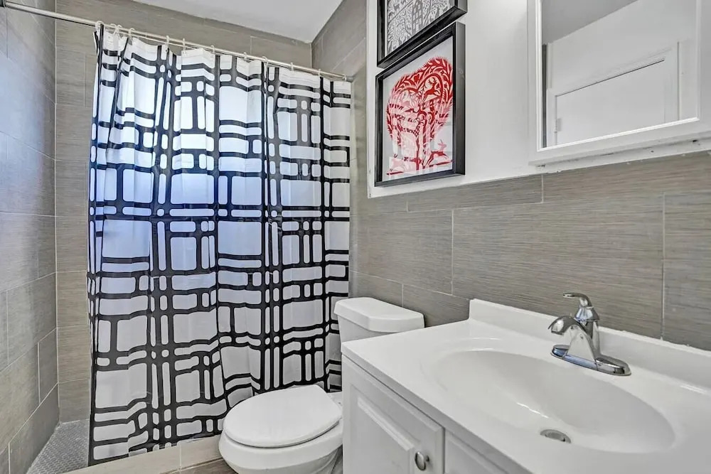 Miami 4 Bedroom Home, 10 Guests BBQ Museums & Art