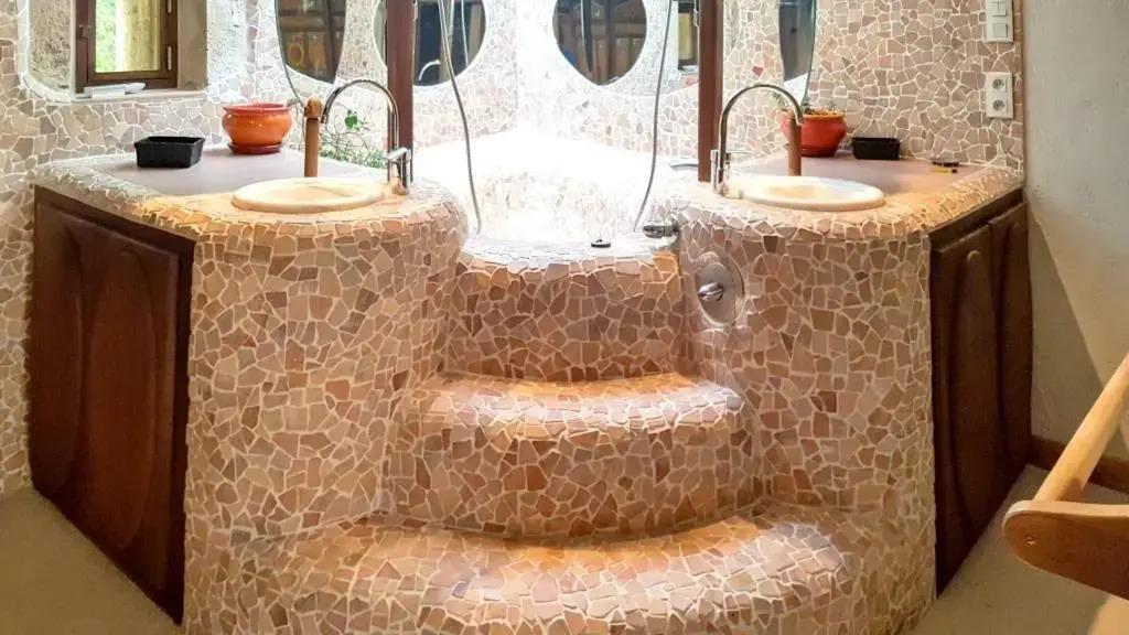 Villa spacieuse à Crastes avec piscine privée et vue montagne