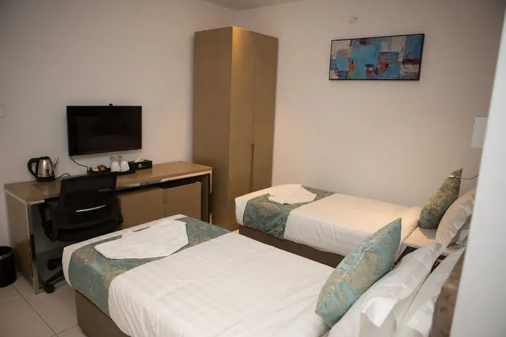 Capital O 36137 Vihaari 24 Business Hotel
