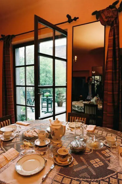 Piano Guest House