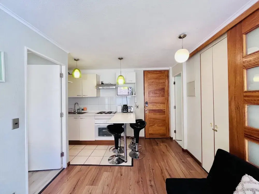 Urban Yard Bus Terminal Home Office Pool Wifi