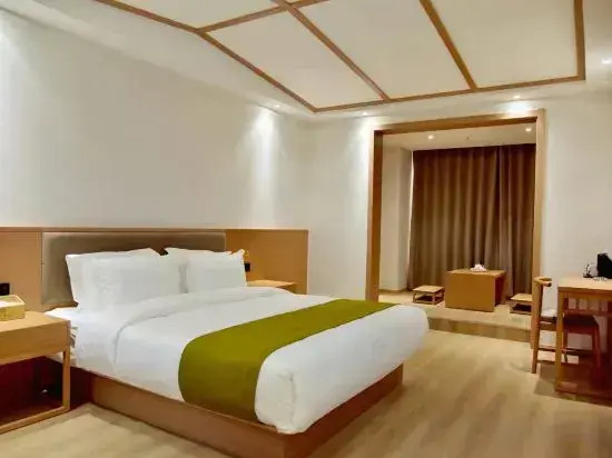 Jushang Hotel (Zhoukou Municipal Government Liberal Arts College)