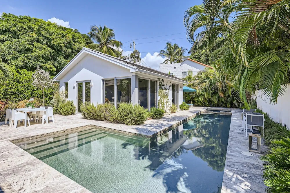 Villa Ardmore - Indulge in Spa Living with Guesthouse & Private Pool