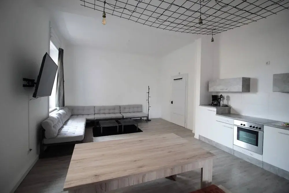 Geräumiger Altbau für große Gruppen