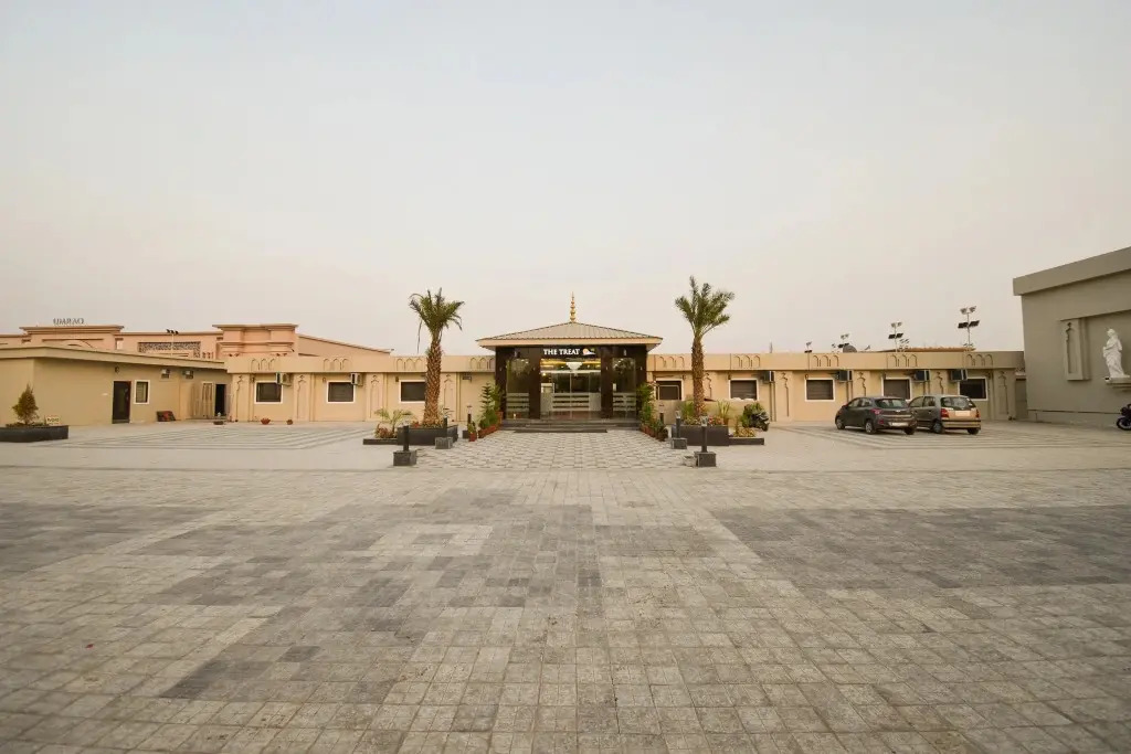 The Magestic Resort by OYO Rooms