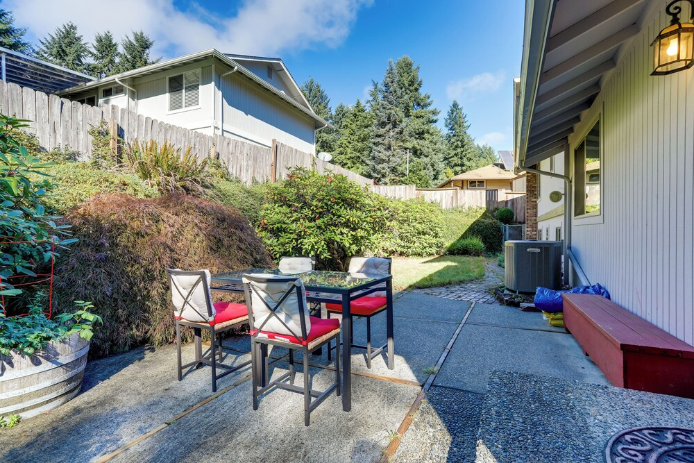 Redmond Vacation Rental ~ 16 Mi to Seattle!