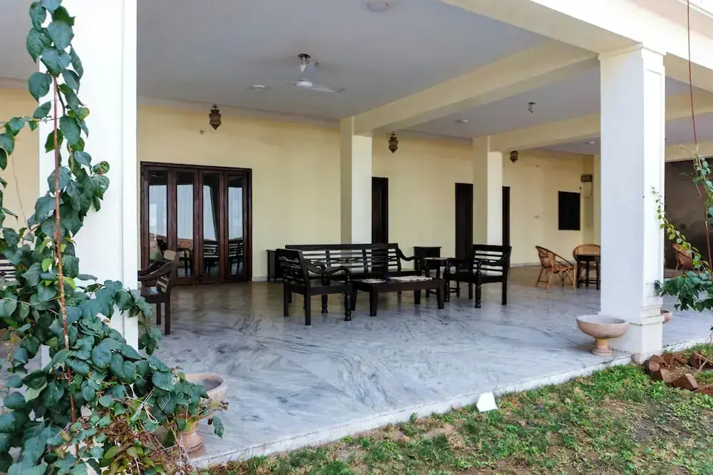 Urban Trippers Shamiyana Villa by Arindam
