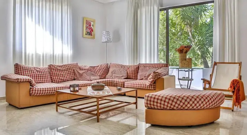 Maltezos Villa