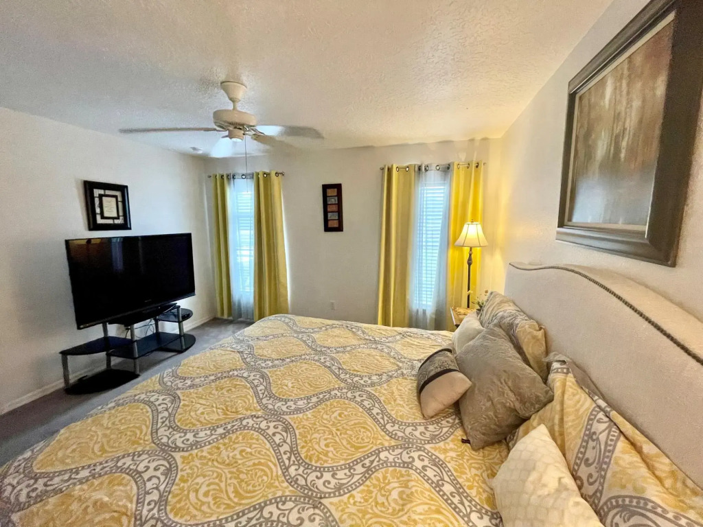 Grand Holiday 4BD Pool Home at Disney & Universal