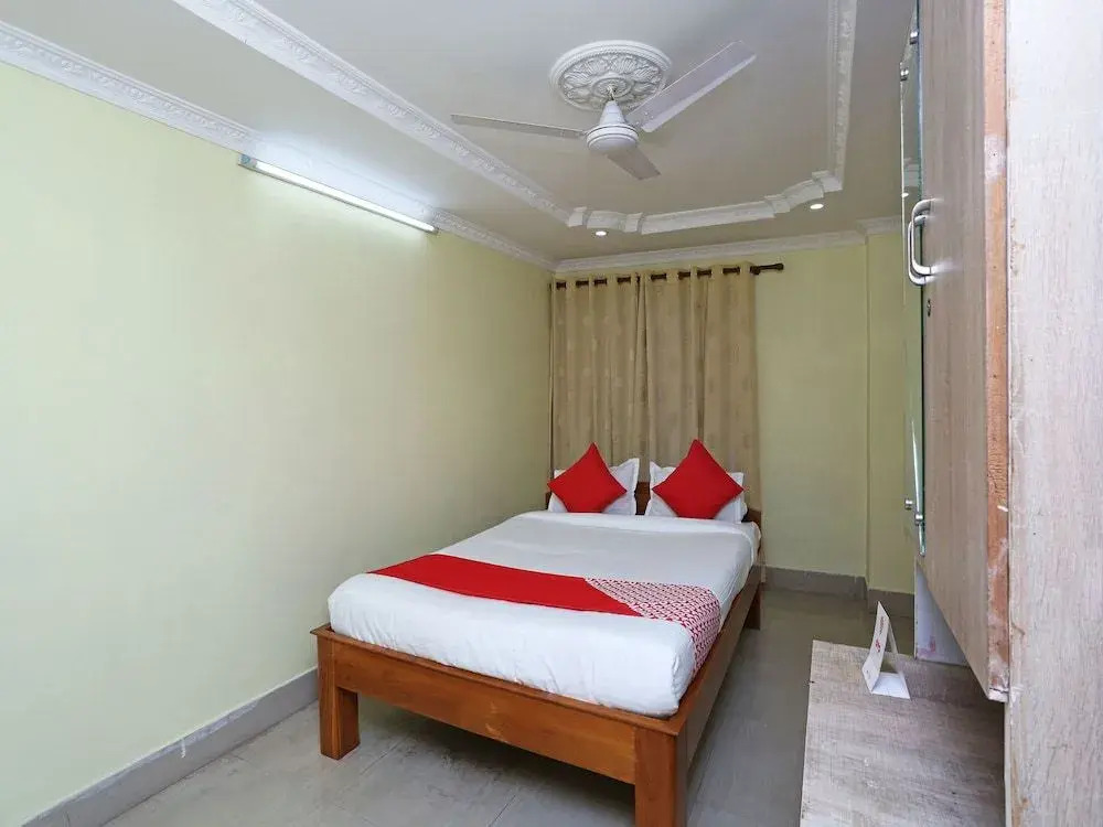 OYO 11488 Hotel Subham Palace