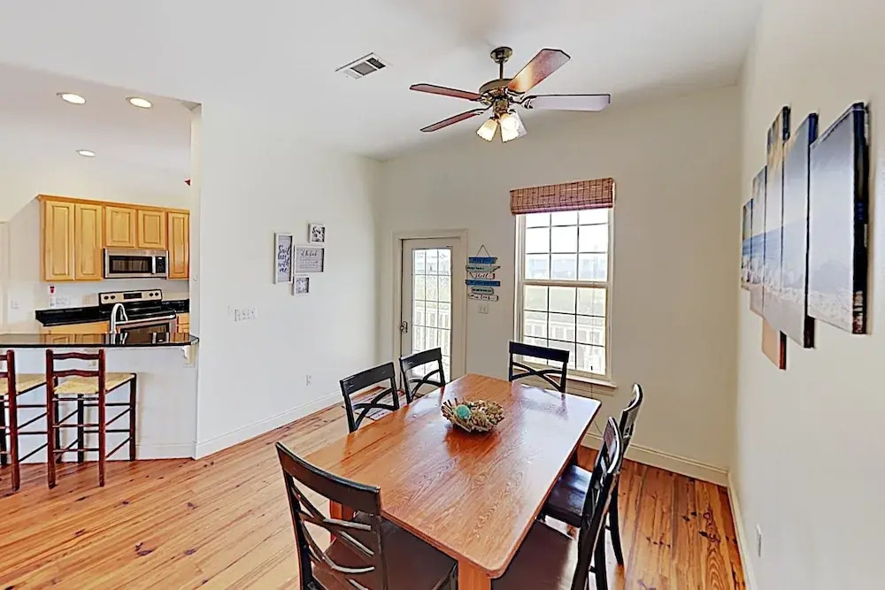 Journey's End On Mobile Bay, Steps To Pool & Beach 4 Bedroom Home