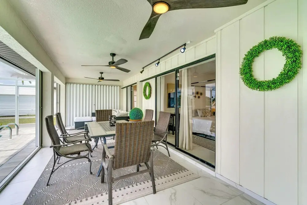 Group Getaway: Luxe Lakeside Gem in Port Charlotte