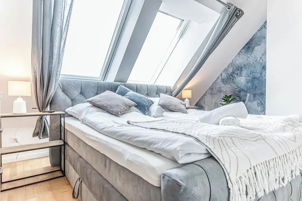 Luxury AC Balcony Apartment City Center