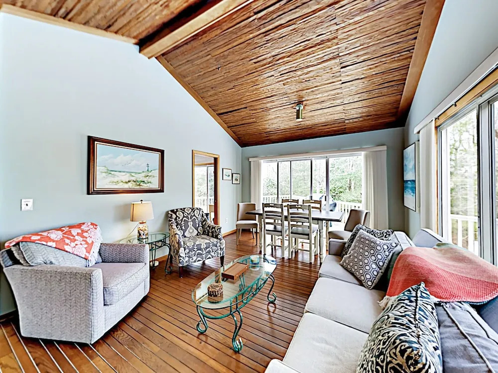 Cape Cod Retreat - 3 Br Home