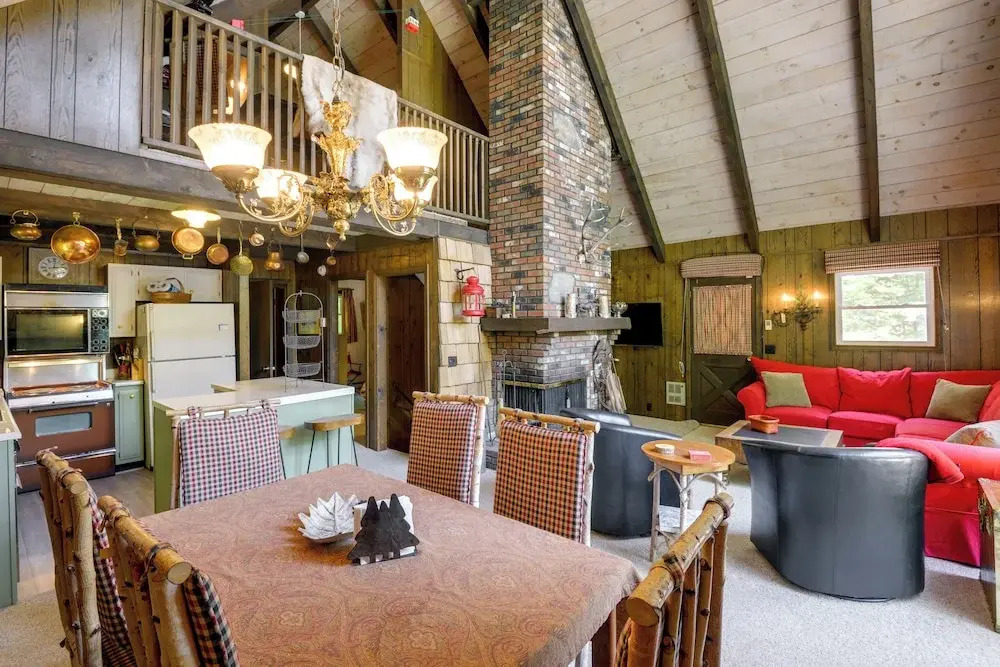 West Dover Home - Steps to Mount Snow Resort!