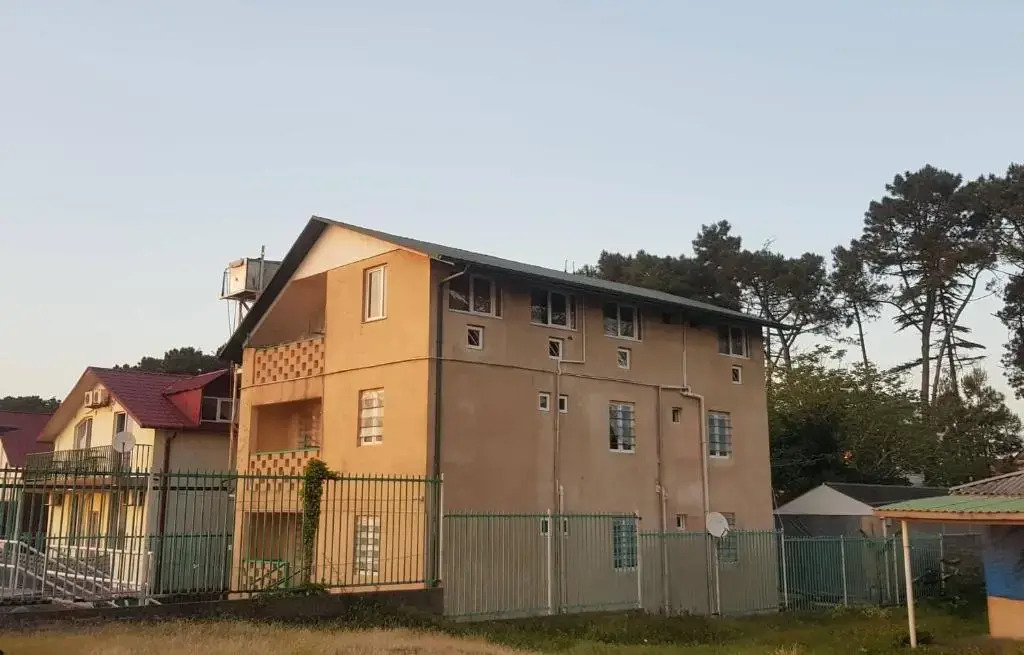 Ureki House