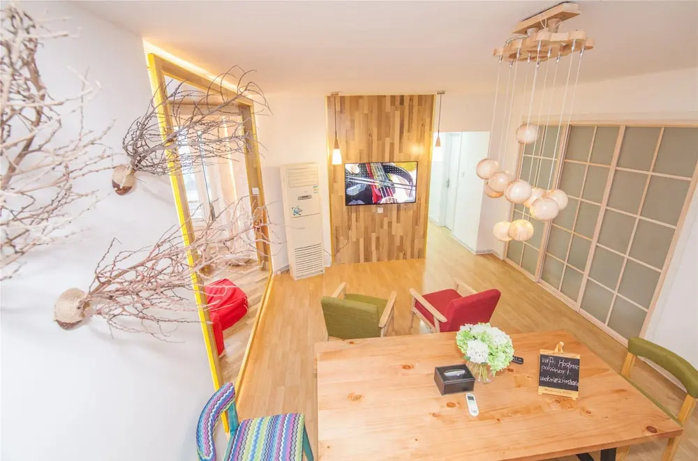 Warm Island Xujiahui 4 bedroom