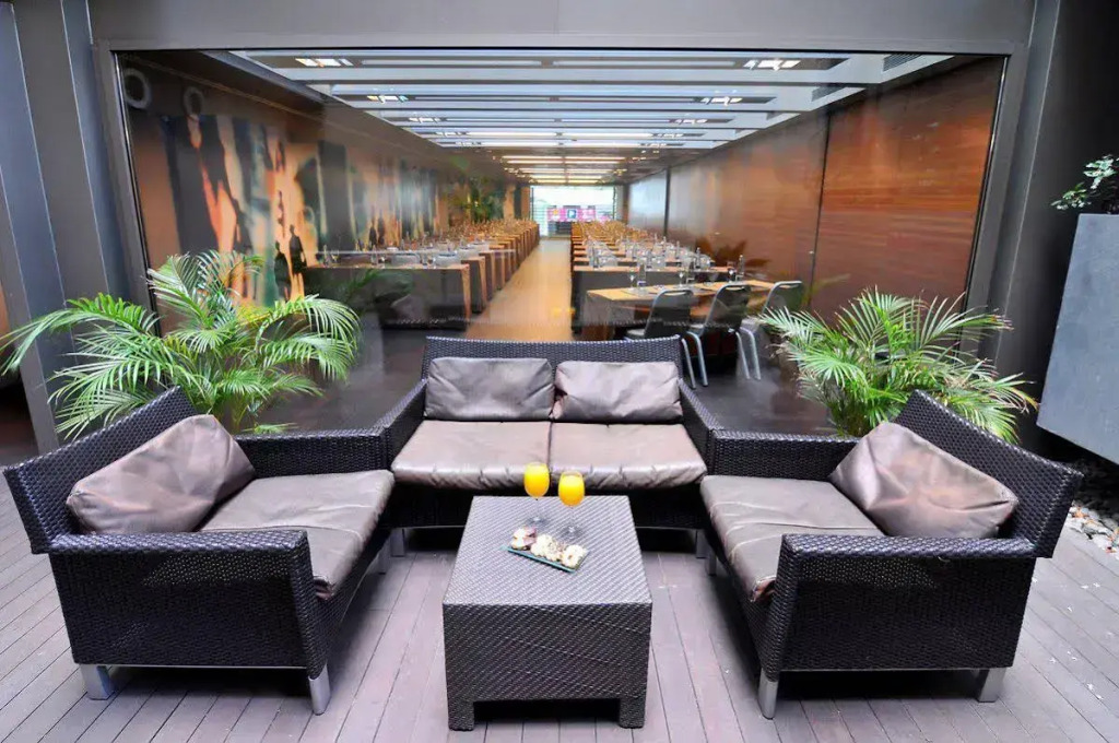 B Hotel