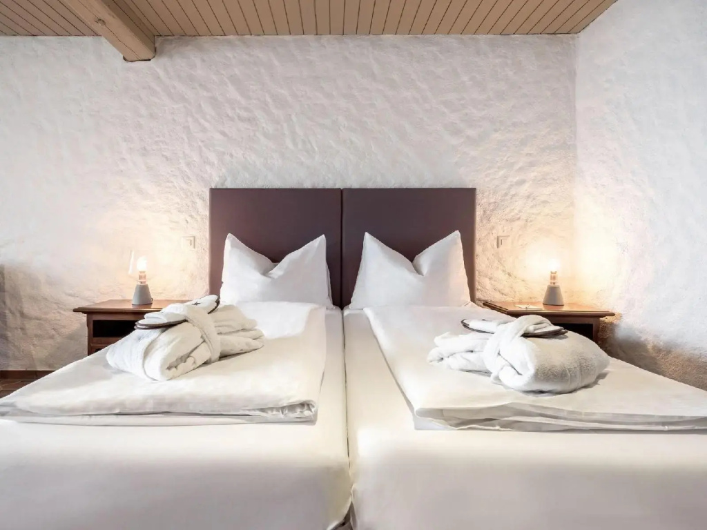 Swiss-Chalet Merlischachen - Historik Chalet-Hotel Lodge