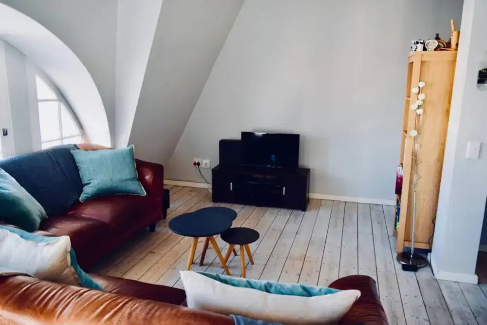 2 Bedroom Designer Apartment In Cape Town City Centre