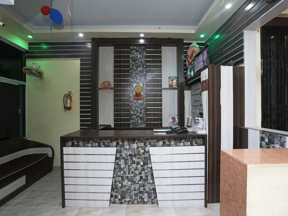 OYO 26152 Hotel Aarush