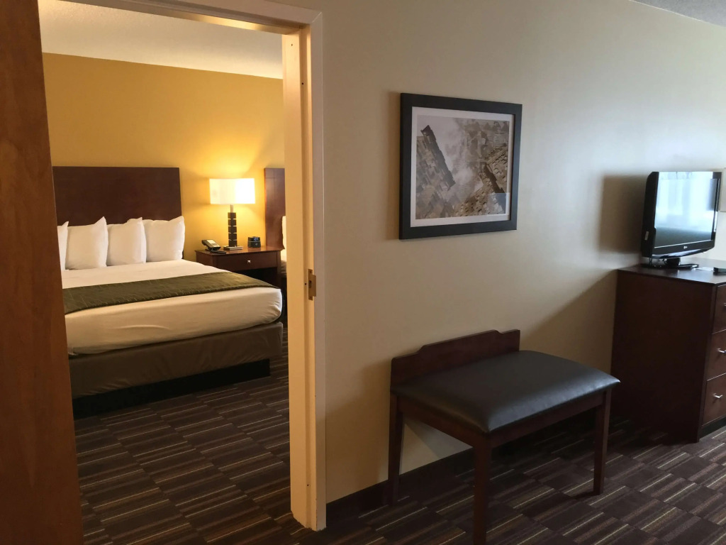 Best Western Falcon Plaza - Bowling Green