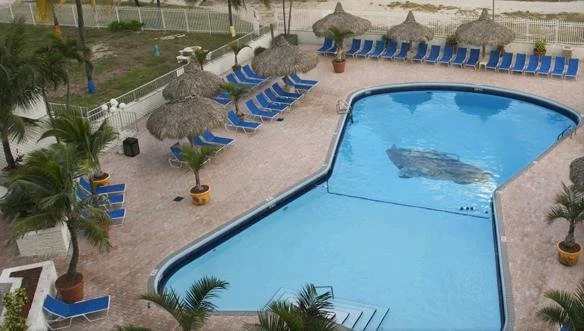 Howard Johnson Plaza Dezerland Beach & Spa
