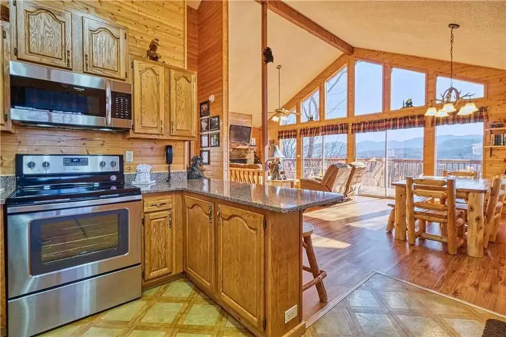 Black Bear Lookout - Two Bedroom Cabin
