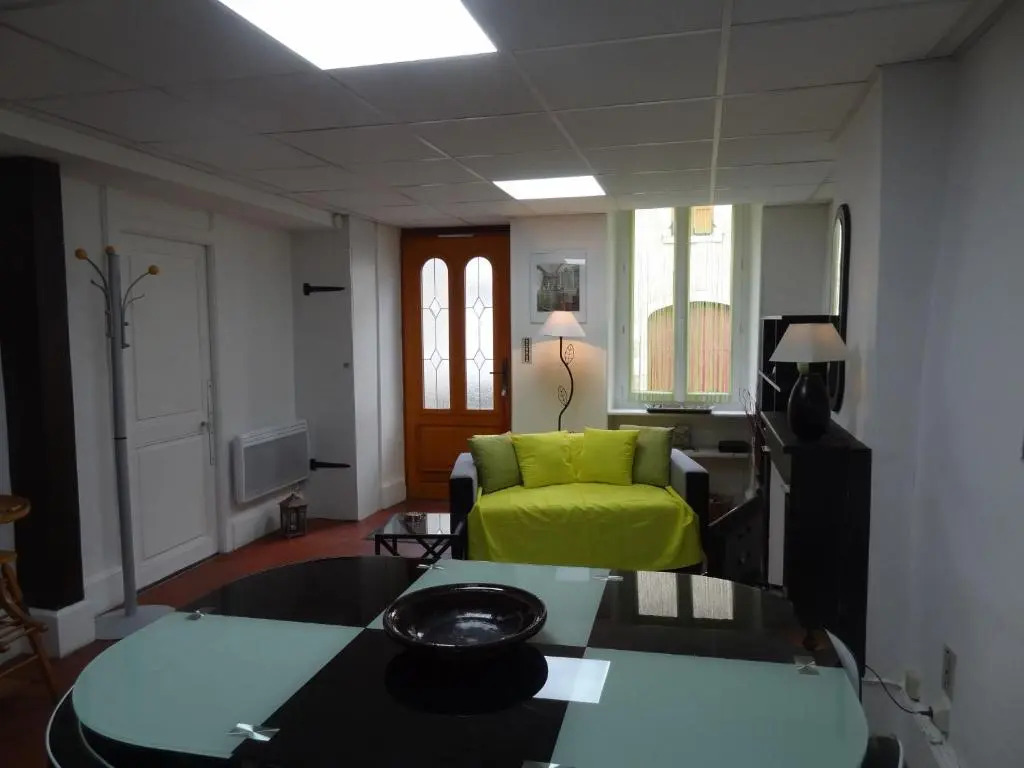 Charmant gîte avec 2 chambres, cour partagée, Wifi et animaux acceptés - FR-1-586-14