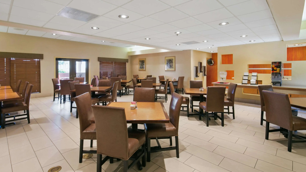 Best Western Plus Scottsdale Thunderbird Suites