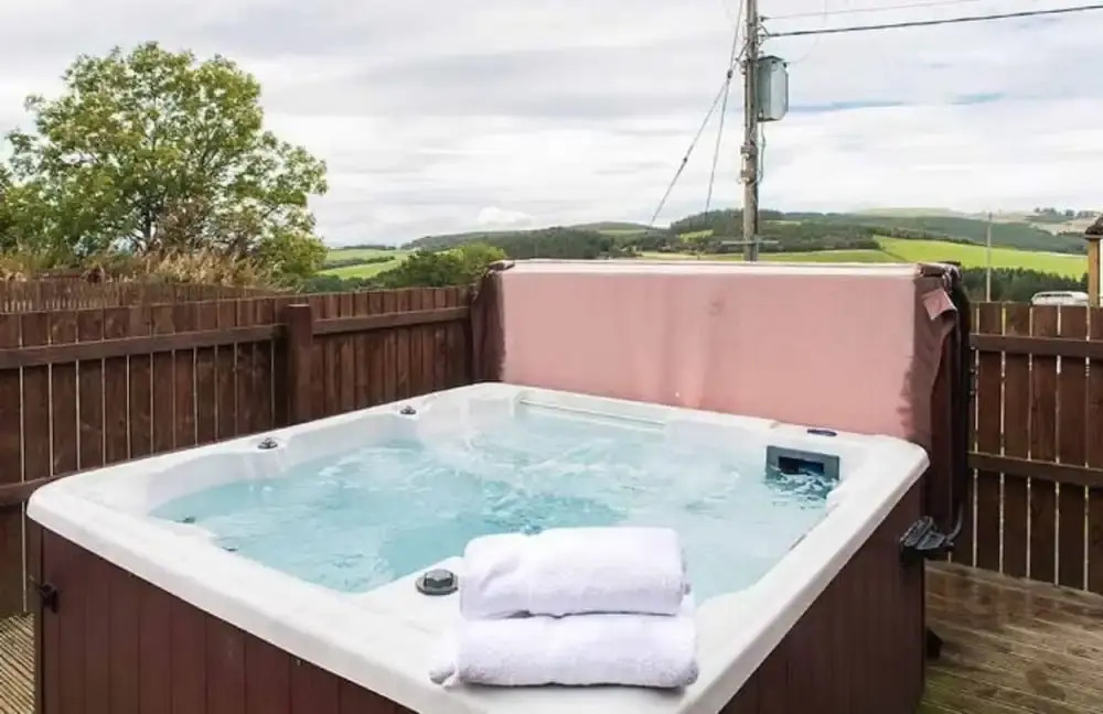 Keepers Lodge with Hot Tub