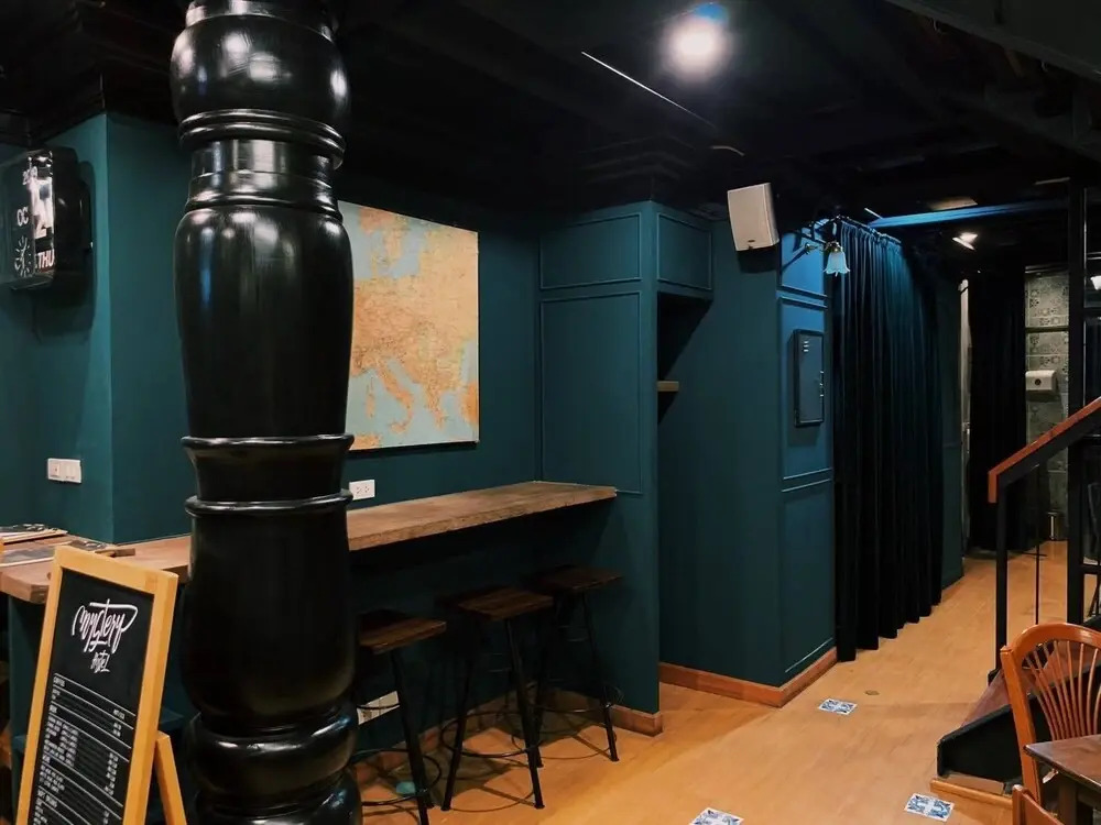 OYO Mystery Hostel