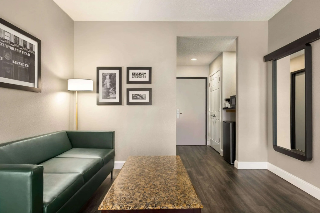 La Quinta by Wyndham Mt. Laurel - Philadelphia