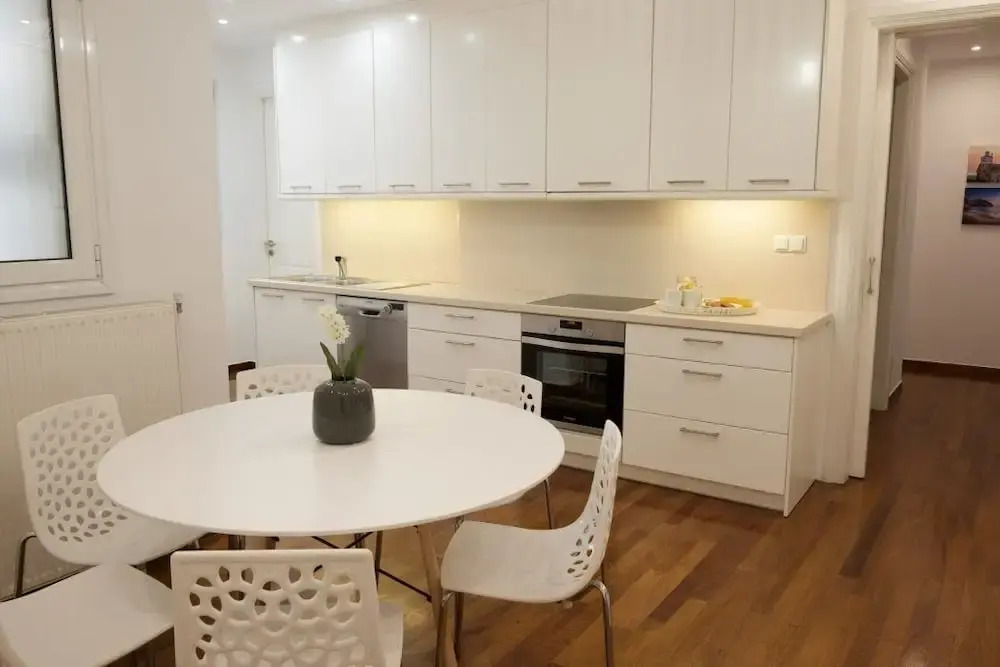 Spacious Modern 3BD Apartment