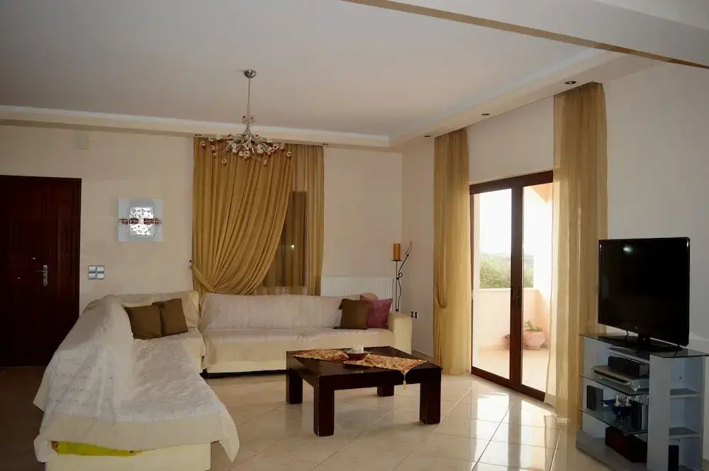 Armi Villa