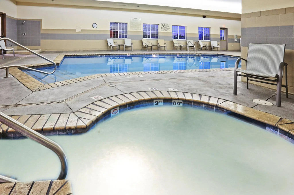 Holiday Inn Express & Suites Glenpool by IHG