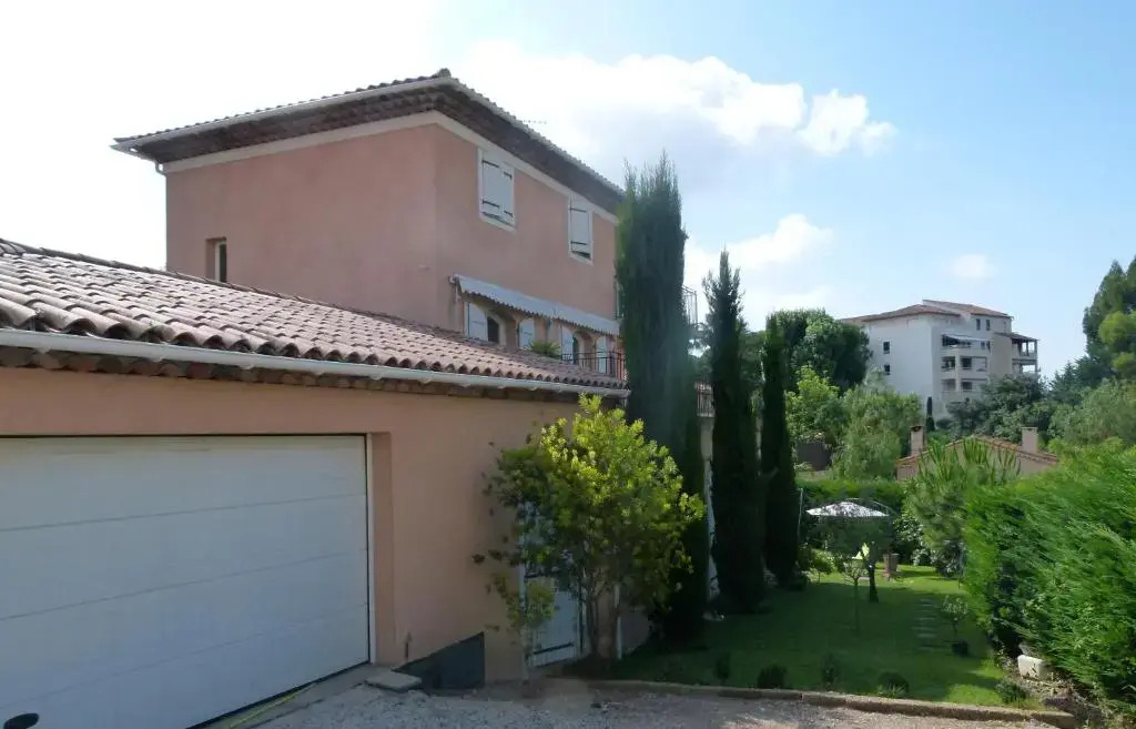 VILLA THETIS 4 pièces