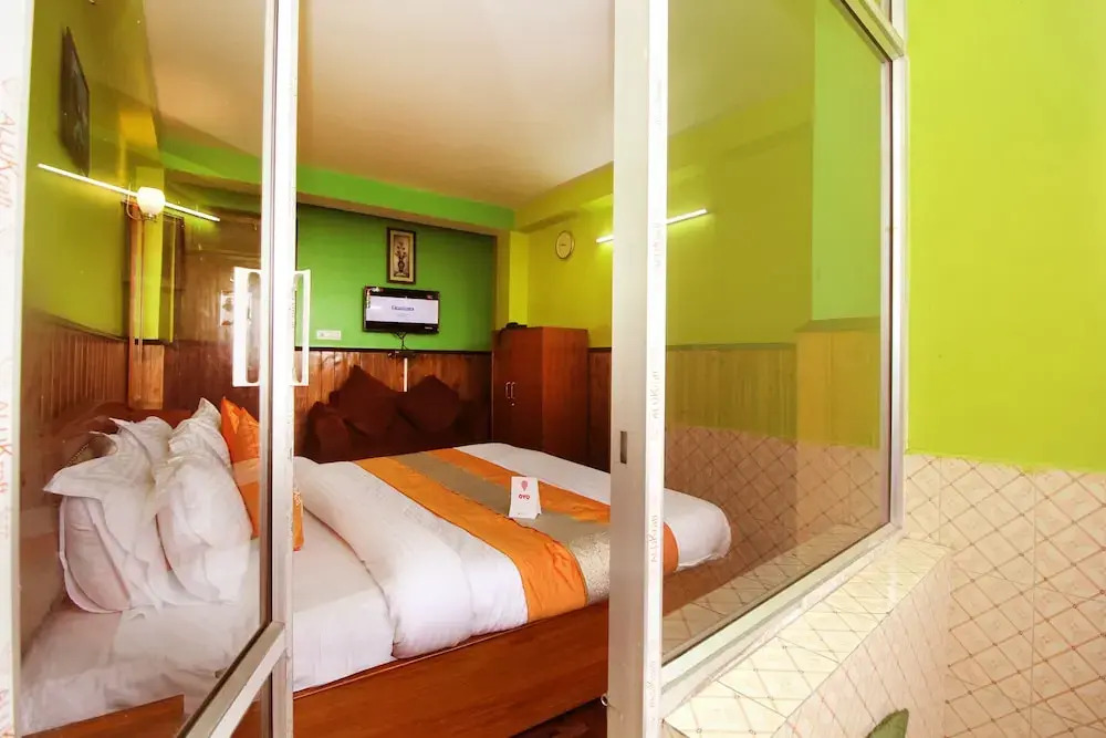 OYO 8291 Hotel Sweet Home