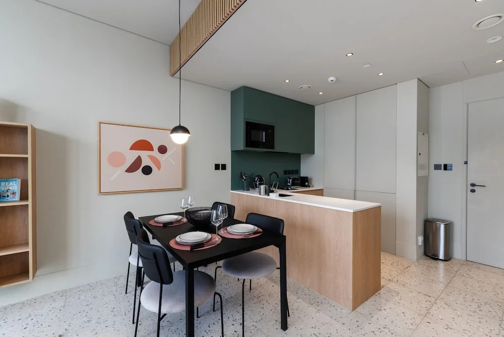 Chic 1BR w Burj Views Near Downtown and Canal