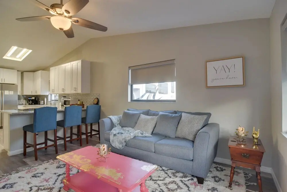 Ideally Located Palm Harbor Condo: Walk Downtown!