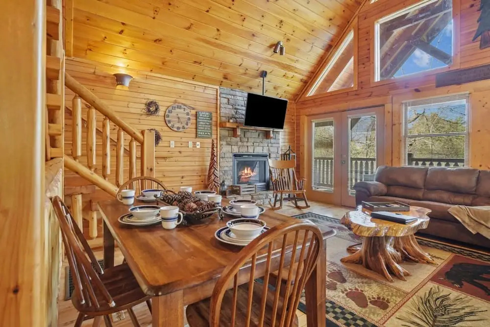 Stunning Mountain Cabin w Hot tub
