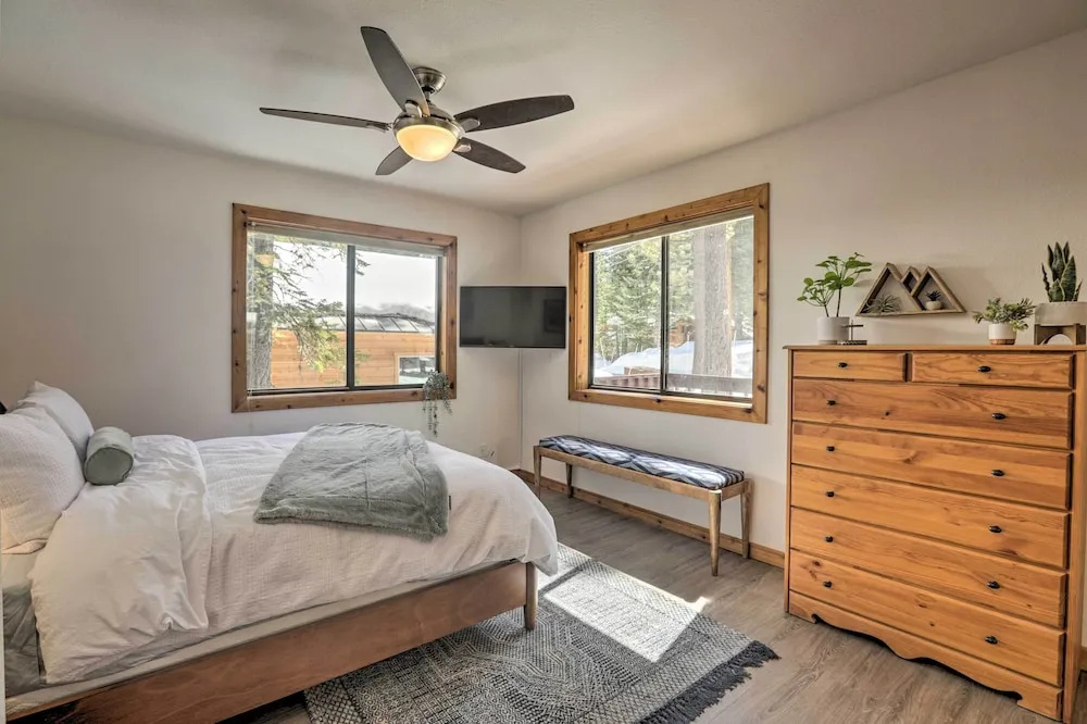 Tahoe Donner Retreat w/ Decks & Lake Access!