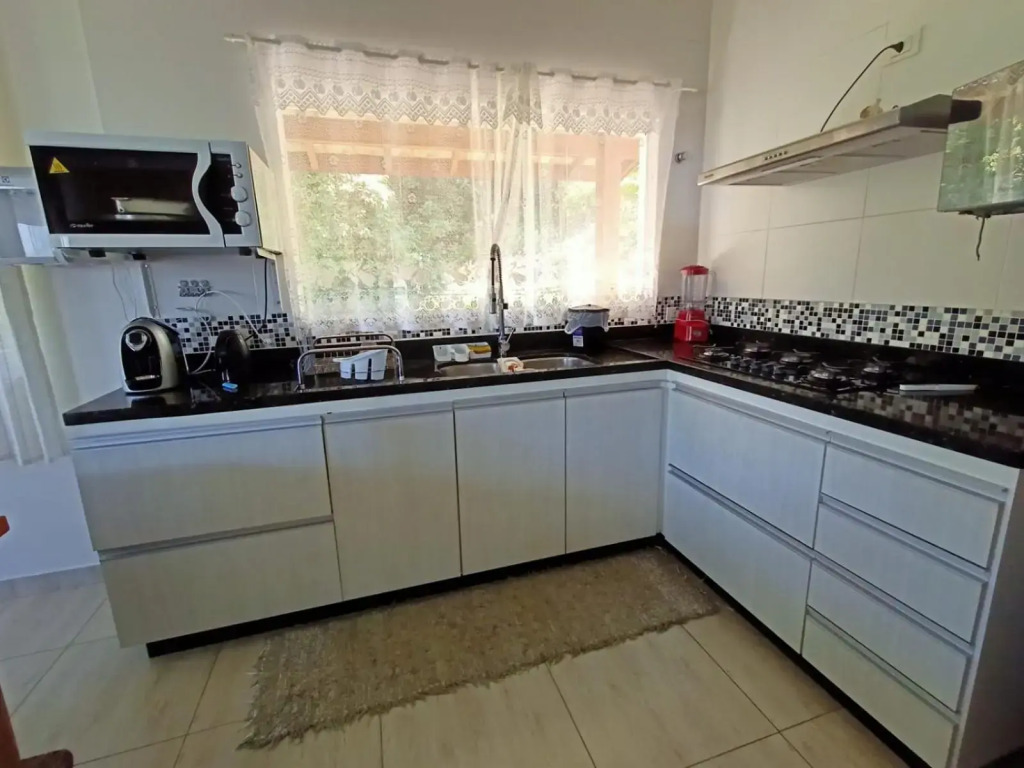 Casa espaçosa, aconchegante, com vista para o mar