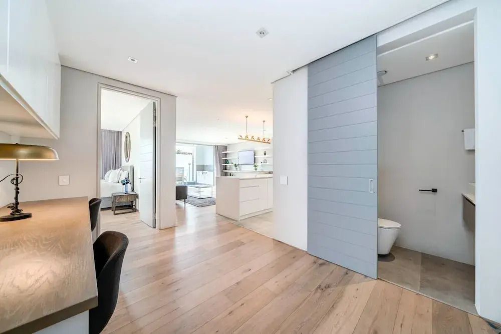 Deluxe Luxury 2 Bedroom Apartment, Seapoint