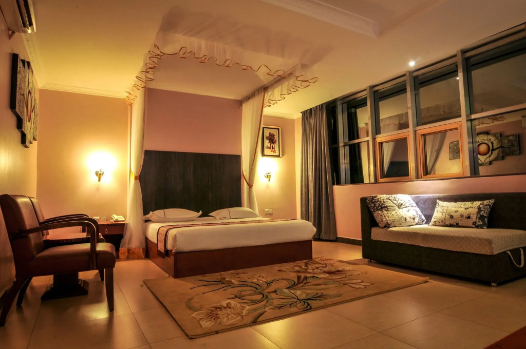Russell Hotel