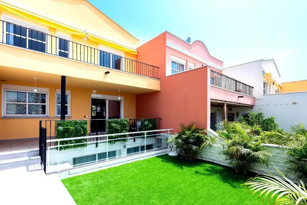 Modern 4 bedroom villa in Costa Adeje