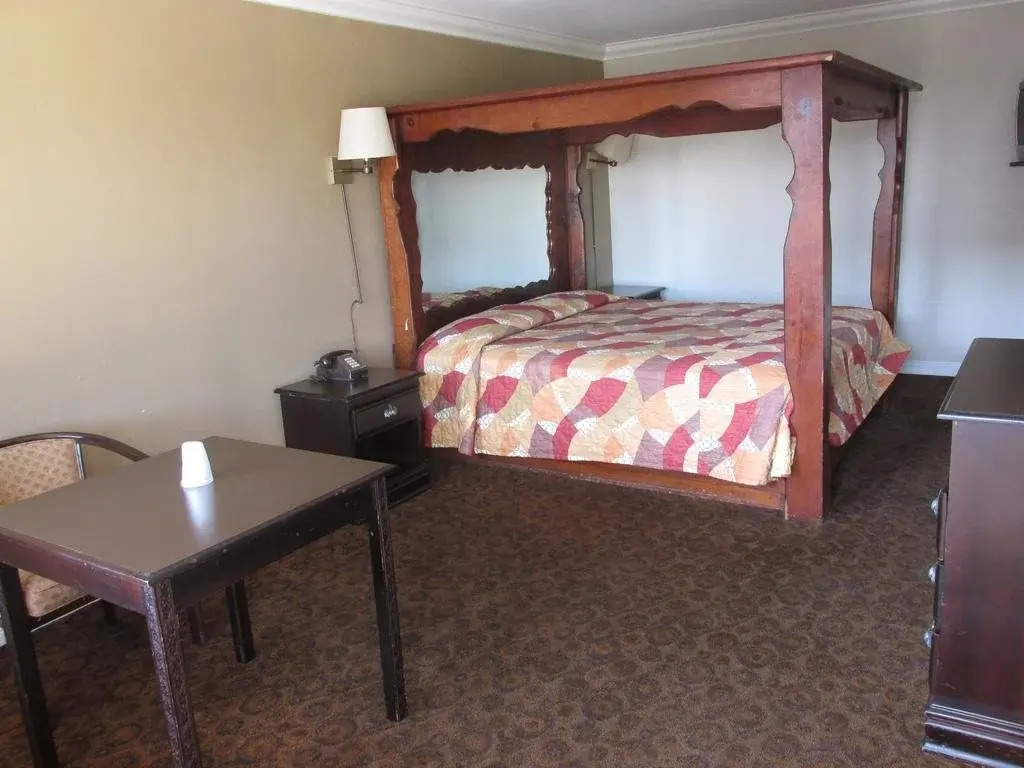 Oak Tree Inn Motel