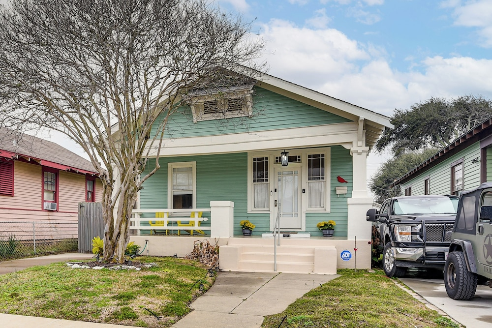 Wellness Suite + Sauna! Galveston Home By Seawall